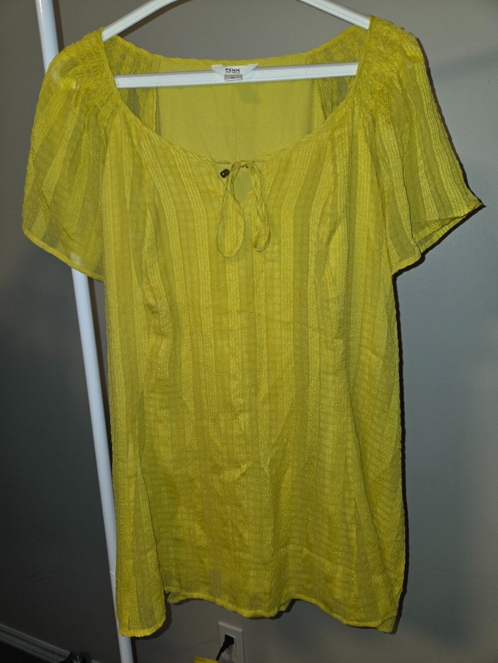 Penningtons 1X Yellow Textured Tunic Top – Short Sleeve, Lightweight, Flowy